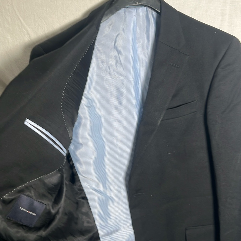 Men's Black Wool Tommy Hilfiger Suit Separate - Size 42R